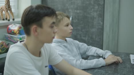 lección de inglés para adolescentes