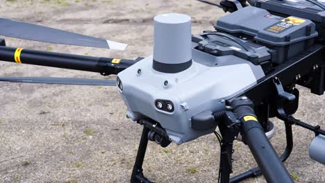 exhibición de drones de entrega industrial con capacidad de elevación de carga pesada