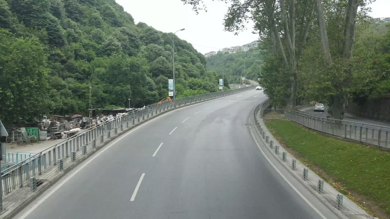 도로 위의 자동차