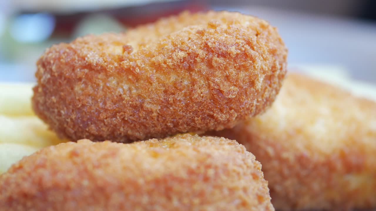 nugget de pollo frito y crujiente