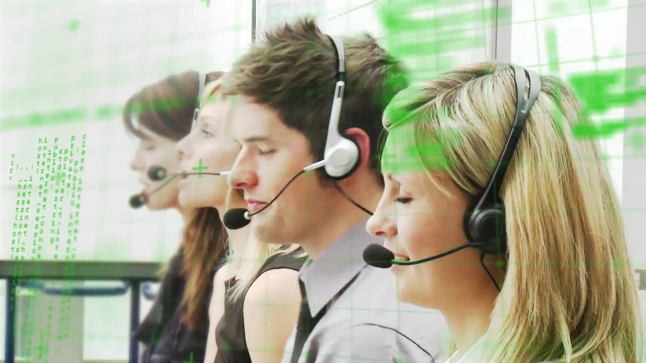 전화 헤드 ⁇ 을 사용하는 비즈니스 사람들에 대한 데이터 처리 애니메이션