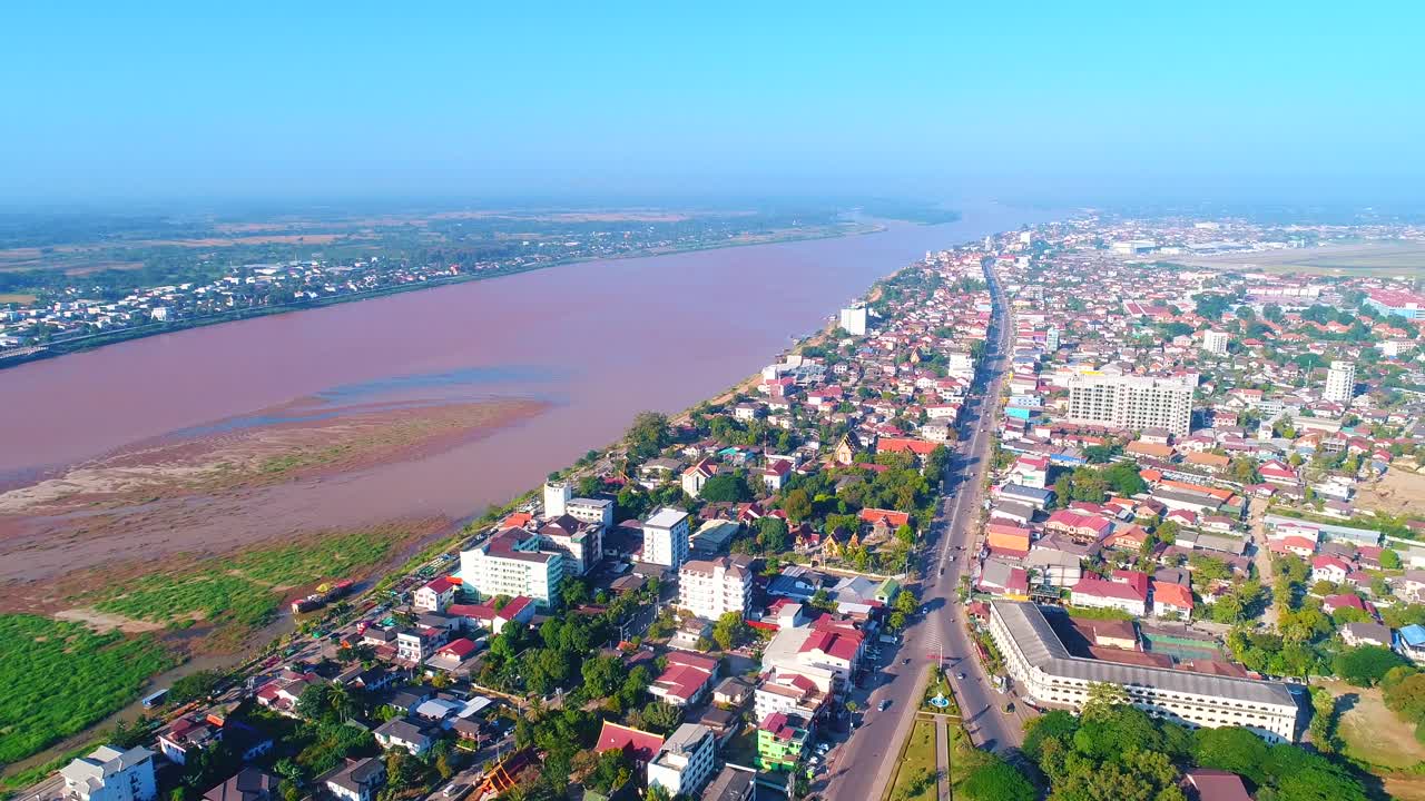 vista aérea del río mekong imágenes de drones panorámica de vientiane laos frontera de tailandia 4k