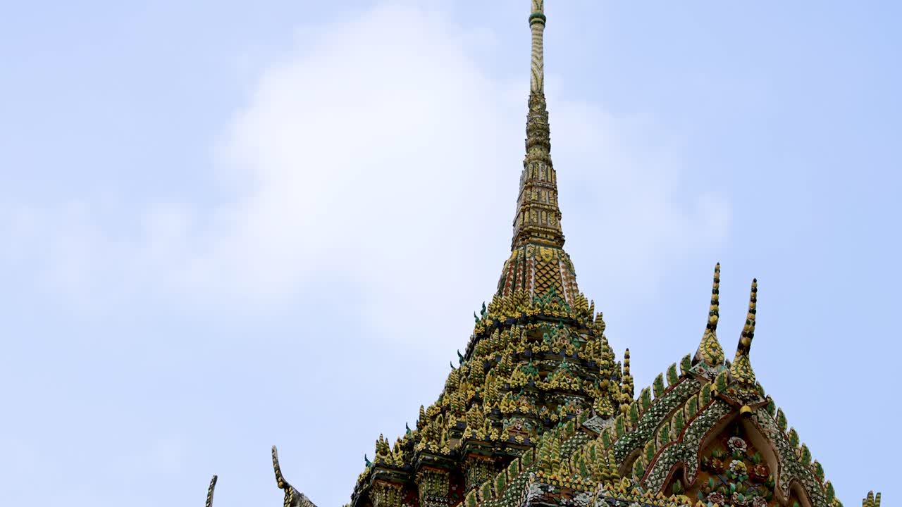 아룬 의 장식 된 파고다 의 상세 한 모습