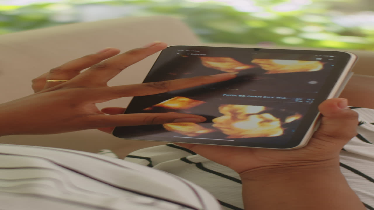 Pregnancy Ultrasound on a Tablet