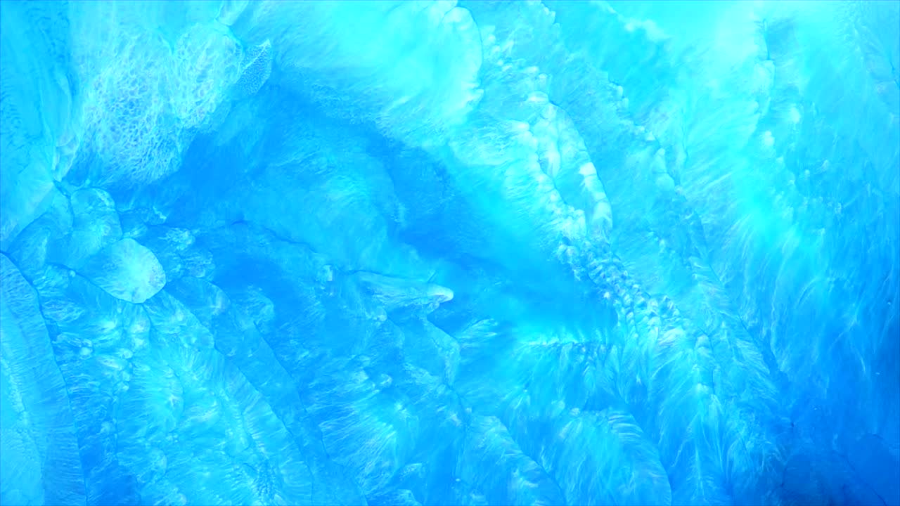 칠해진 바다 속의 칠해진 휘젓기처럼 바쁘게