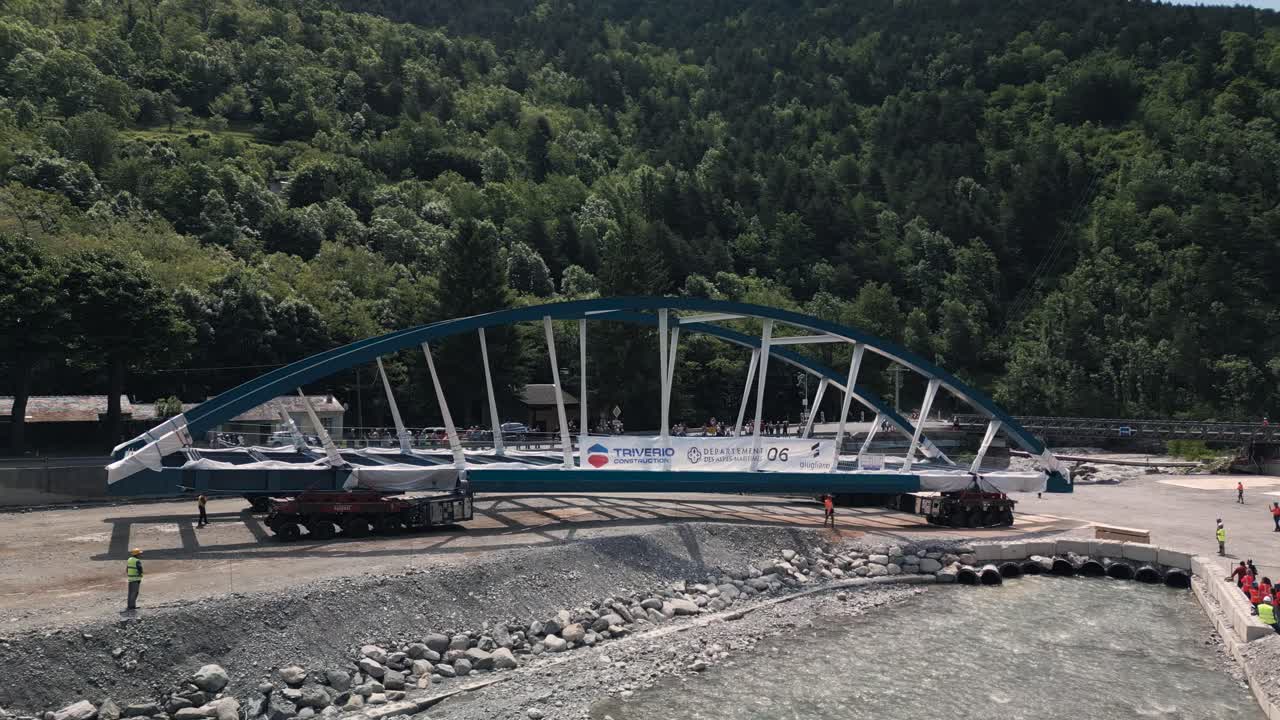 Bridge Construction: Moving a Large Arch Bridge over a River