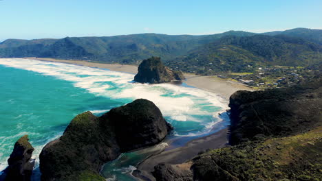 Beautiful-aerial-coastal-landscape,-Piha-Beach,-New-Zealand
