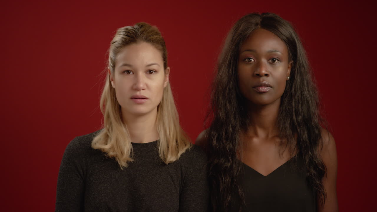 две женщины испуганная реакция