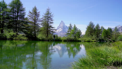 Matterhorn-with-Grindjisee-Lake-in-Zermatt,-Switzerland