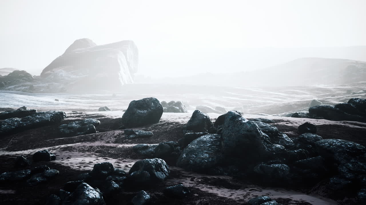 paisaje montañoso cubierto de nieve y hielo