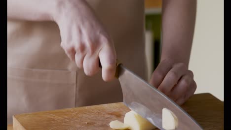 chopping garlic