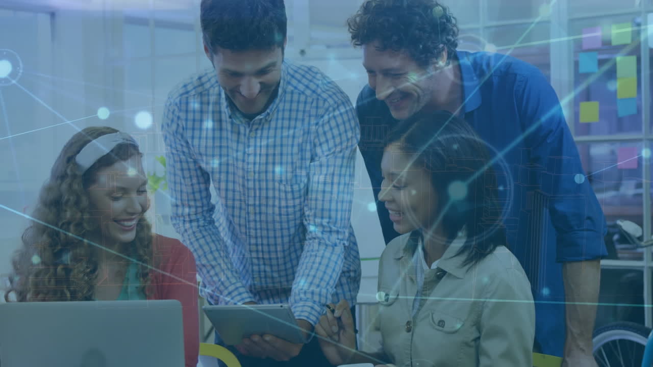 animación de la red de conexiones entre diversas personas de negocios en la oficina