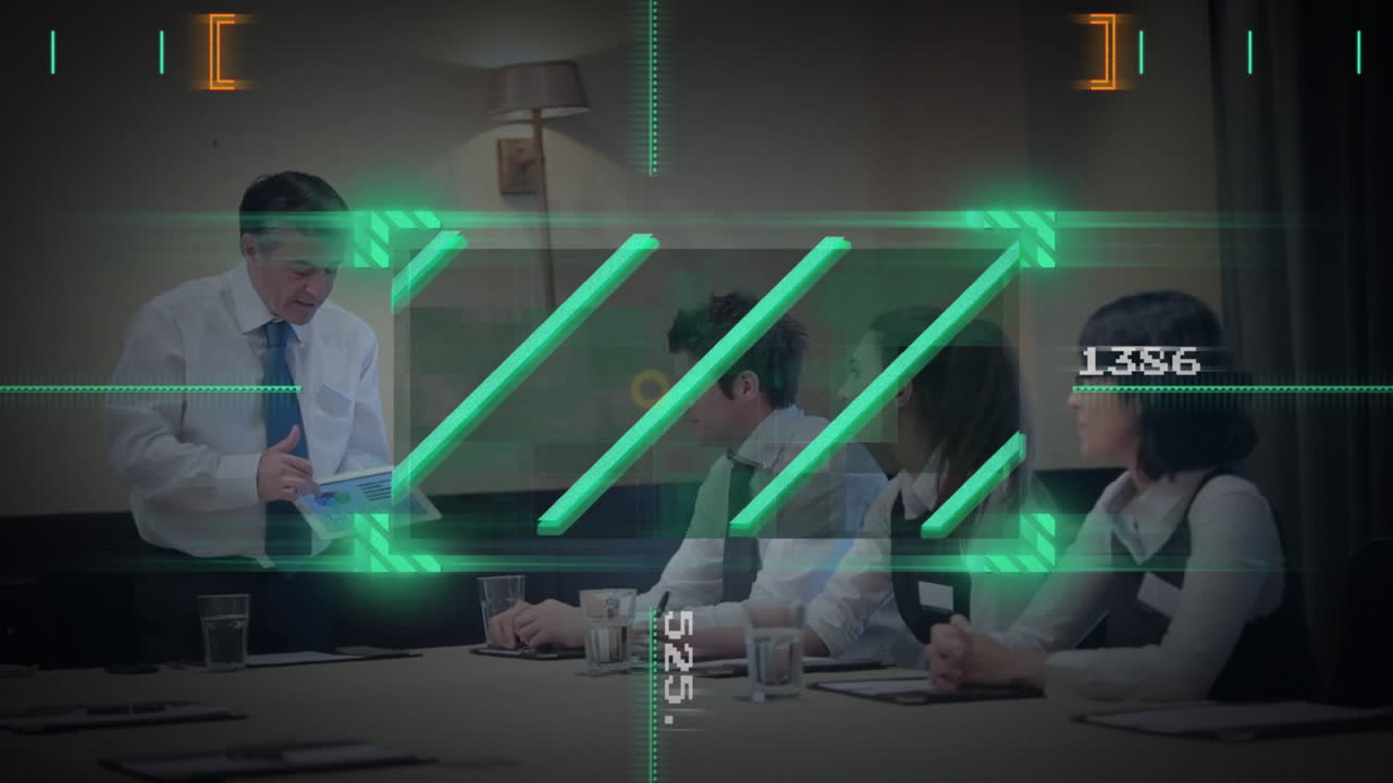 사무실에서 다양한 사업가들에 대한 금융 데이터 처리의 활성화