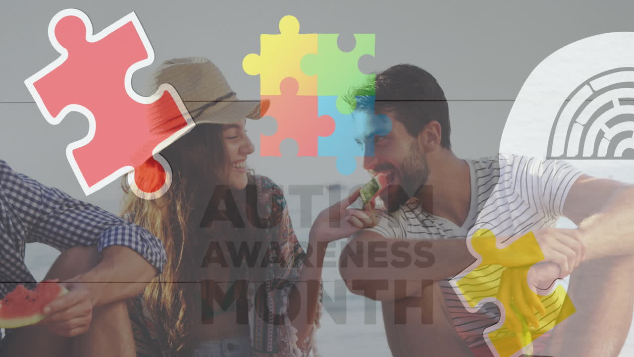 animación de coloridas piezas de rompecabezas y texto de autismo sobre amigos felices en una fiesta de playa de verano