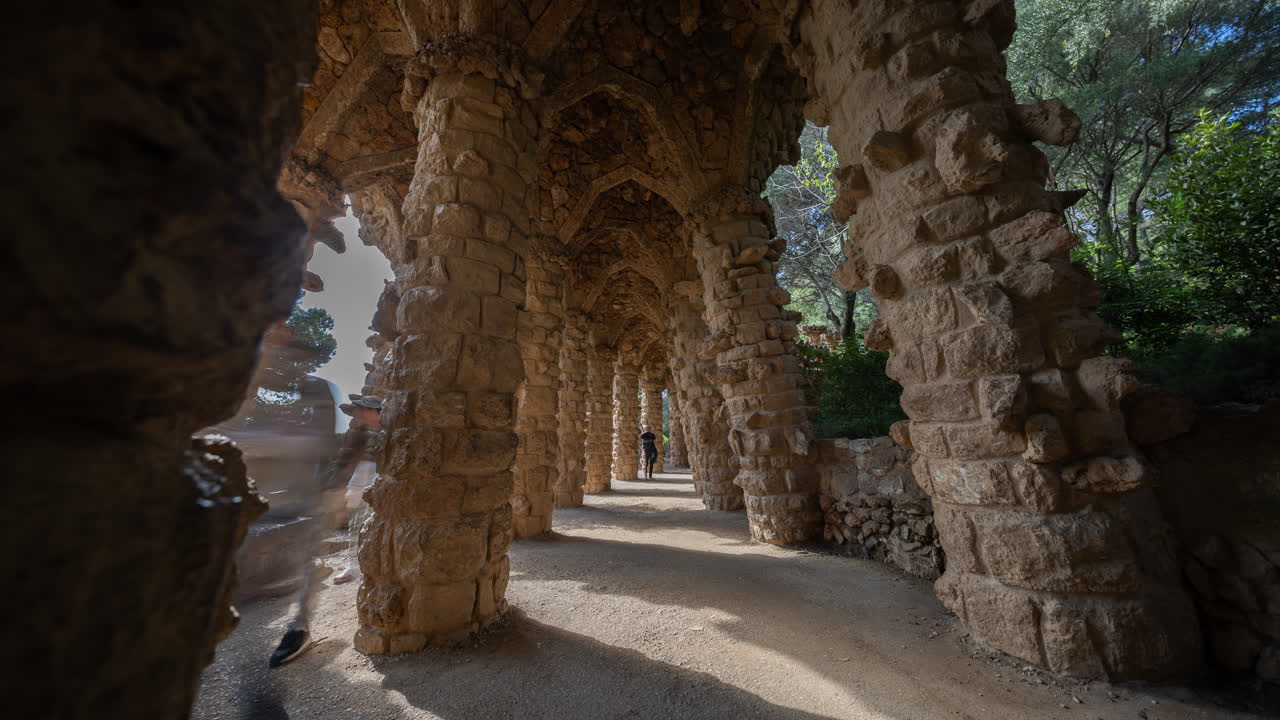 timelapse dello skyline di barcellona scattato dal parc guell.
