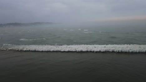 Snow-melting-during-a-Mid-Winter-Heat-Wave-on-the-shores-of-Lake-Michigan