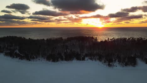 Parque-Del-Puerto-De-Dunas-En-Muskegon,-Mi