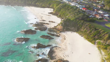 Forster-Küstenstadt-Burgess-Beach-An-Der-Australischen-Ostküste,-Luftaufnahmen