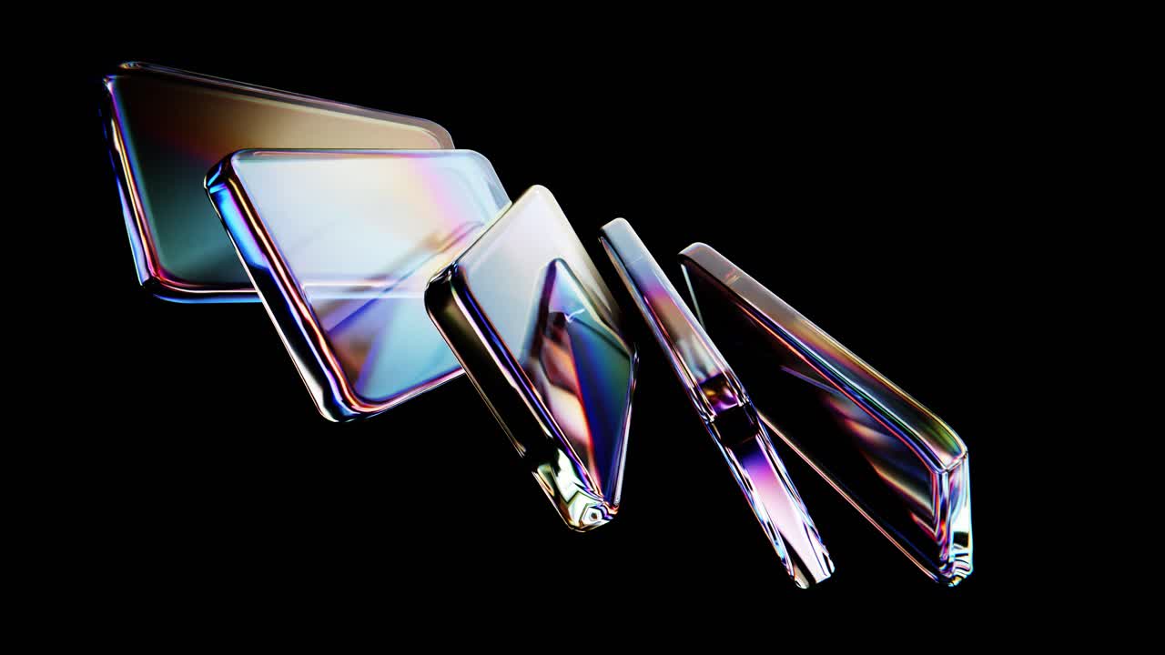 Forme di vetro iridescenti astratte che riflettono la luce su sfondo nero