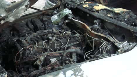 el coche despues del incendio