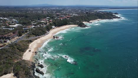 Flynns-Beach-Y-Nobbys-Beach-En-Nueva-Gales-Del-Sur,-Australia---Panorámica-Aérea