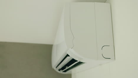 white wall-mounted air conditioner