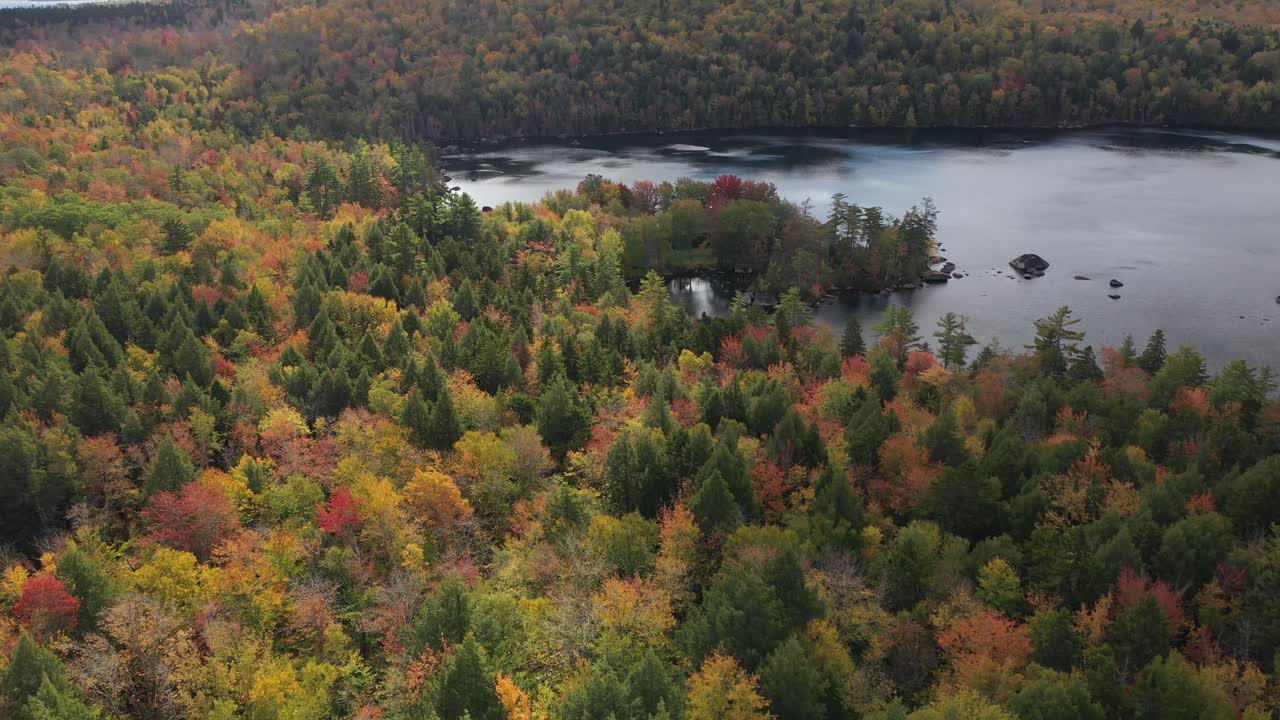 otoño en maine estados unidos