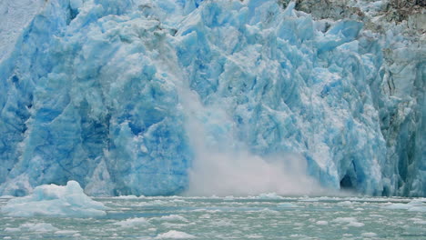 Cámara-Lenta-Del-Glaciar-Dawes-En-Alaska-El-Parto-Sugiere-Calentamiento-Global-1