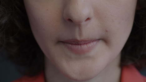 primer plano de la cara de una mujer