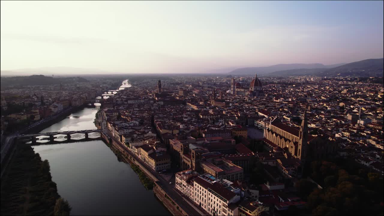 drone en órbita filmado alrededor de florencia, italia