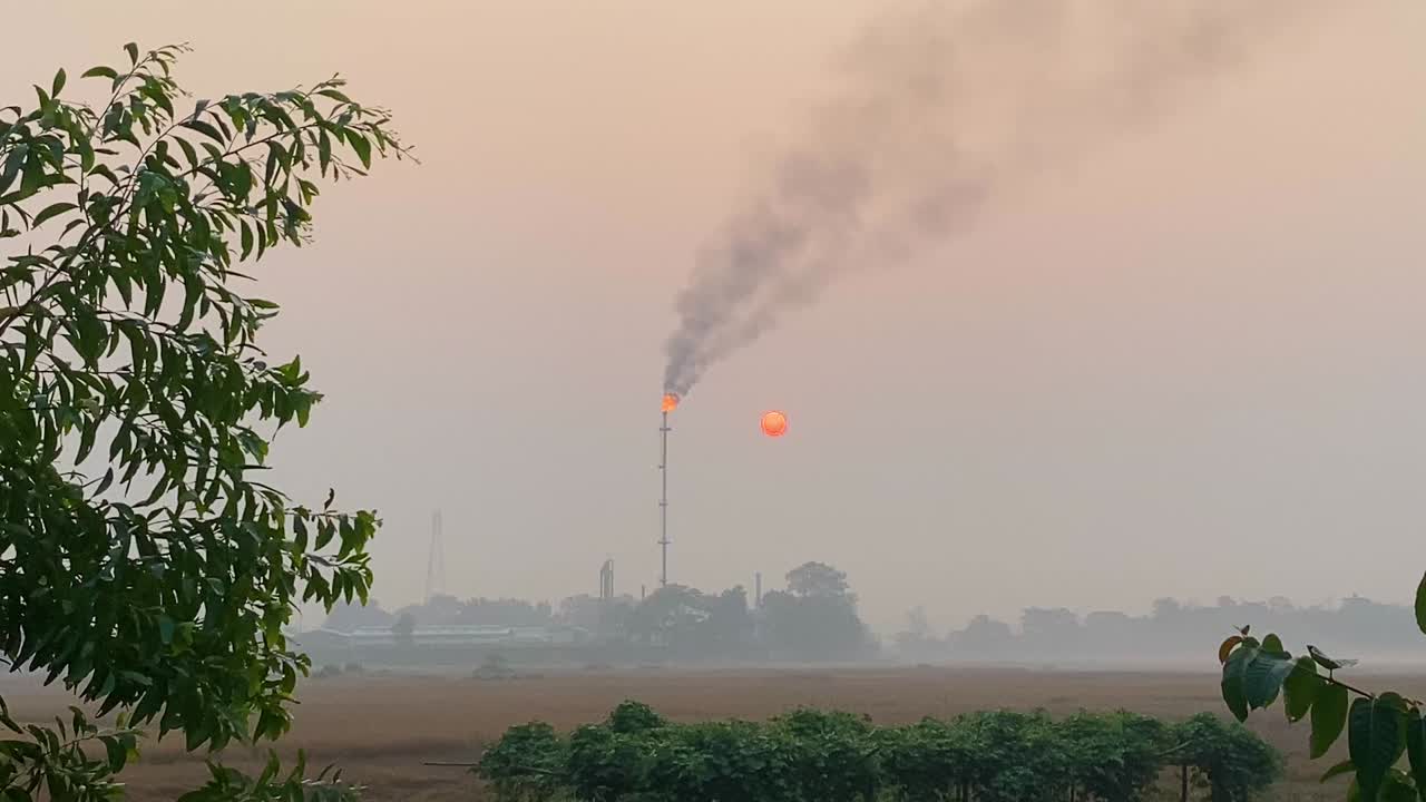 Premium stock video - Carbon emission concept, gas plant polluting ...