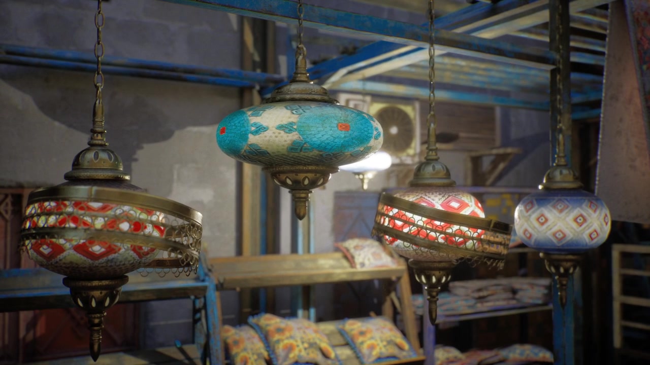 Accogliente bancarella del mercato decorata con globi di vetro artigianali e cuscini