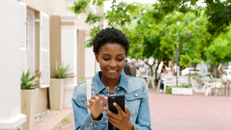 Beautiful-young-woman-using-a-phone