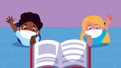 niños pequeños estudiantes que usan máscaras médicas con libro de texto