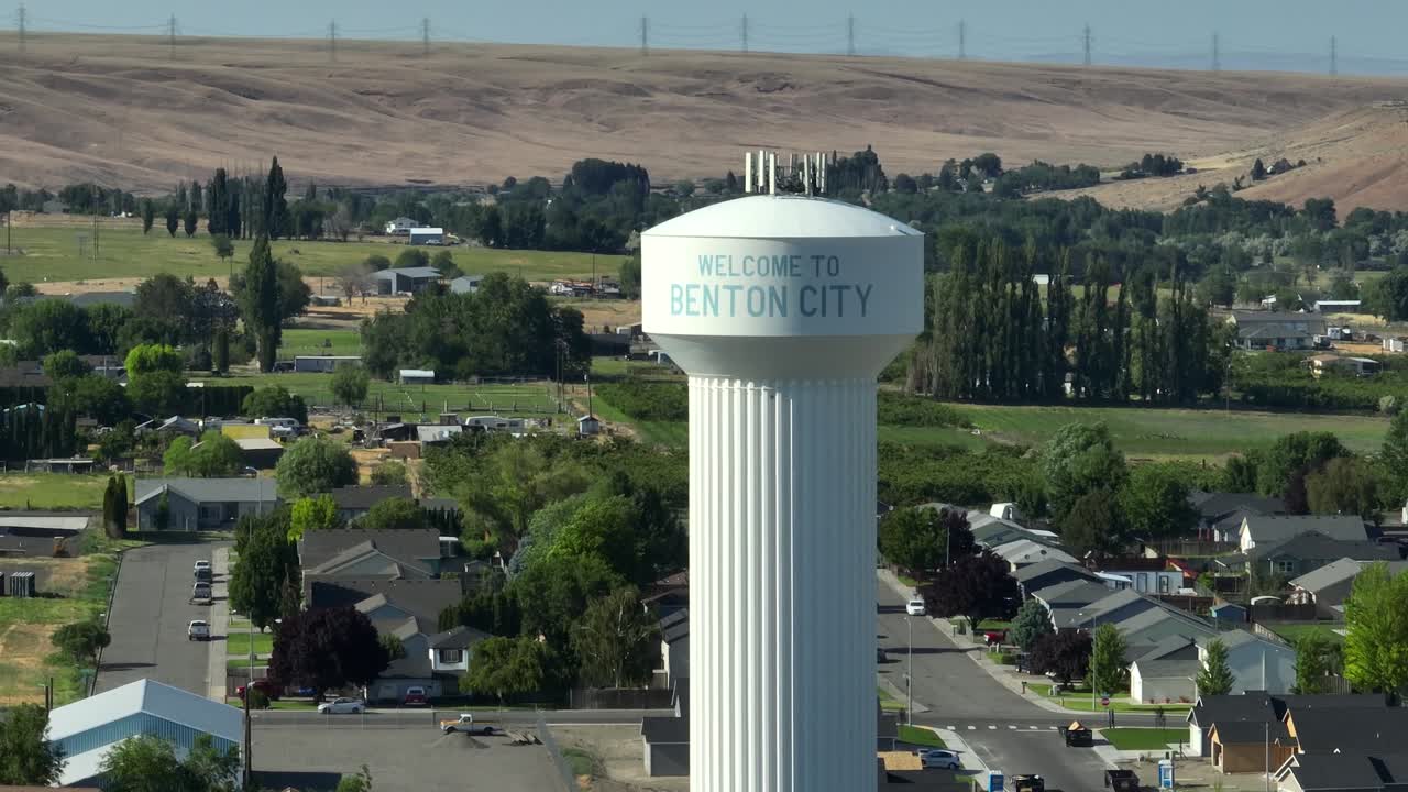 Medium drone shot of Benton City's water tower