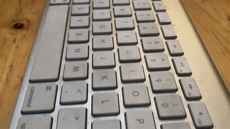 Zeitlupe-Der-Tastatur-Im-Büro