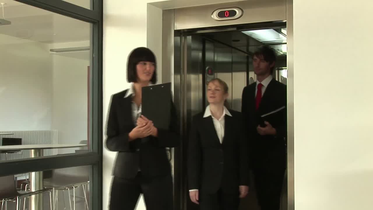 grupo de personas de negocios en discusión