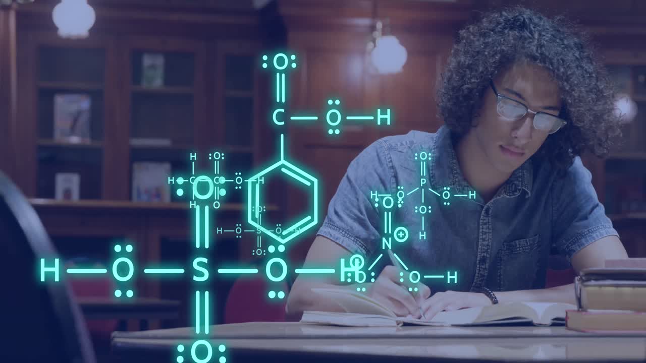 animación del procesamiento de datos sobre un estudiante masculino biracial