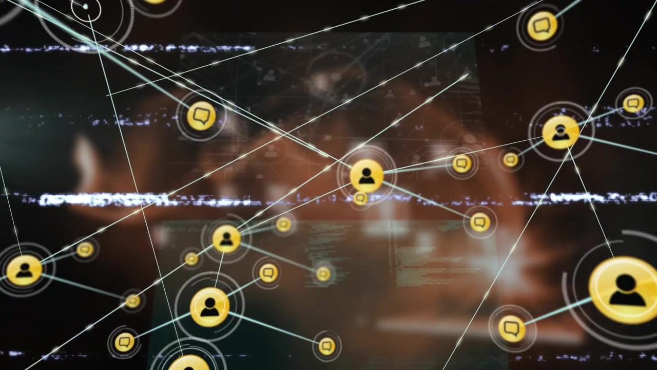 Animazione di una rete di connessioni con icone su elaborazione dati e interferenza.