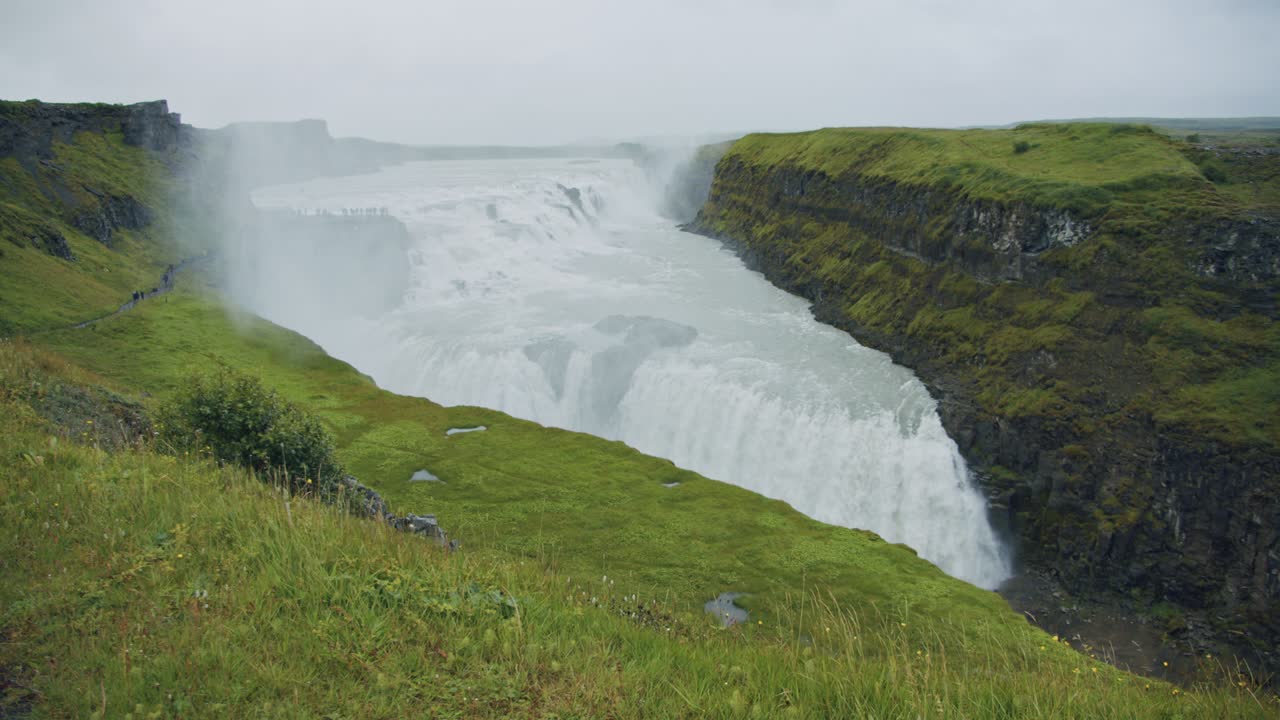increíble cascada gullfoss en islandia ubicada en el círculo dorado.