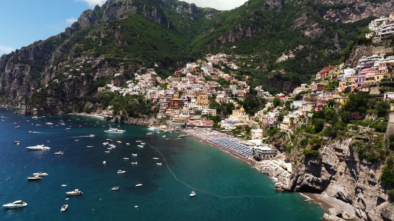 이탈리아 아말피 해안의 포지타노 (positano) 에서 볼 수 있는 아름다운 공중 풍경