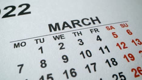 calendario con un evento importante para el 8 de marzo, día internacional de la mujer. año 2022. macro toma de fechas en marzo. días festivos y días hábiles en el nuevo año