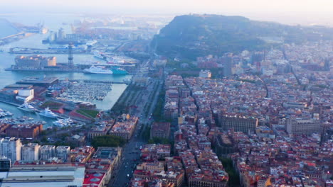 Barcelona-Paisaje-Urbano-Vista-Aérea-Port-Vell-Y-Barrio-Gótico,-España