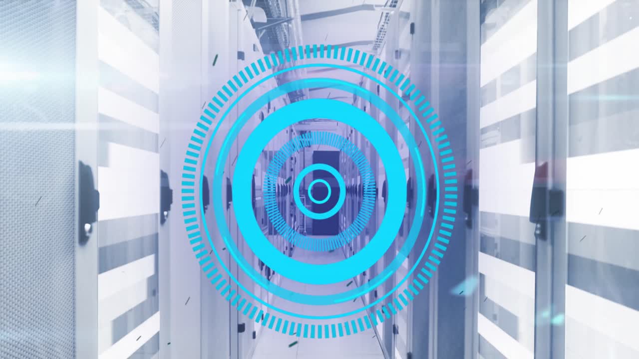 animación de escáner redondo de neón, partículas negras y rastros de luz contra la sala del servidor de computadora