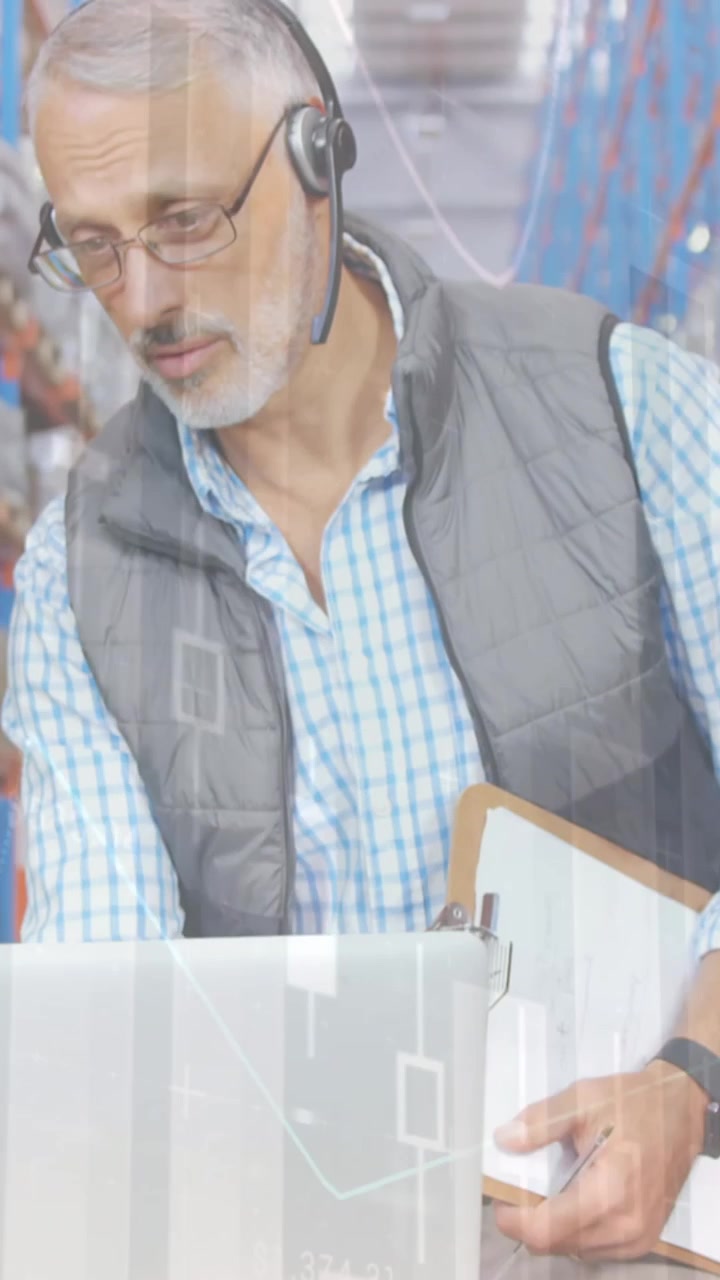 Animazione dell'elaborazione dati su persone che lavorano in un magazzino
