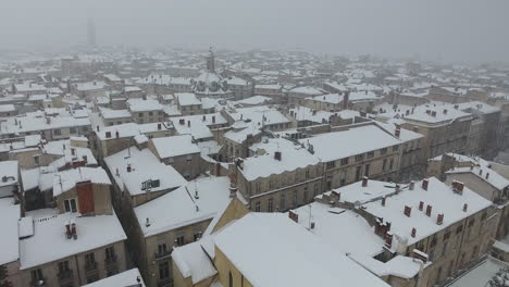 Centro-De-La-Ciudad-De-Montpellier-Antigua-Ciudad-Mediterránea-Durante-Una-Vista-Aérea-De-Tormenta-De-Nieve