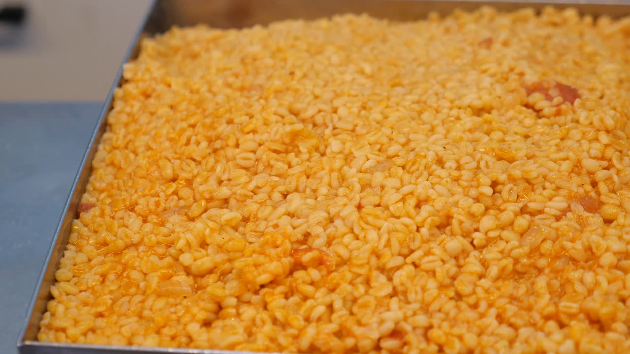 Piatto di bulgur cotto
