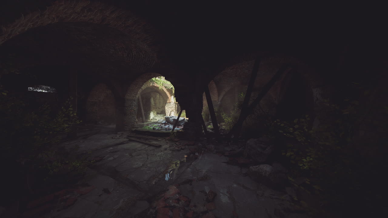 explorando una estructura abandonada iluminada por una luz débil en un espacio oscuro