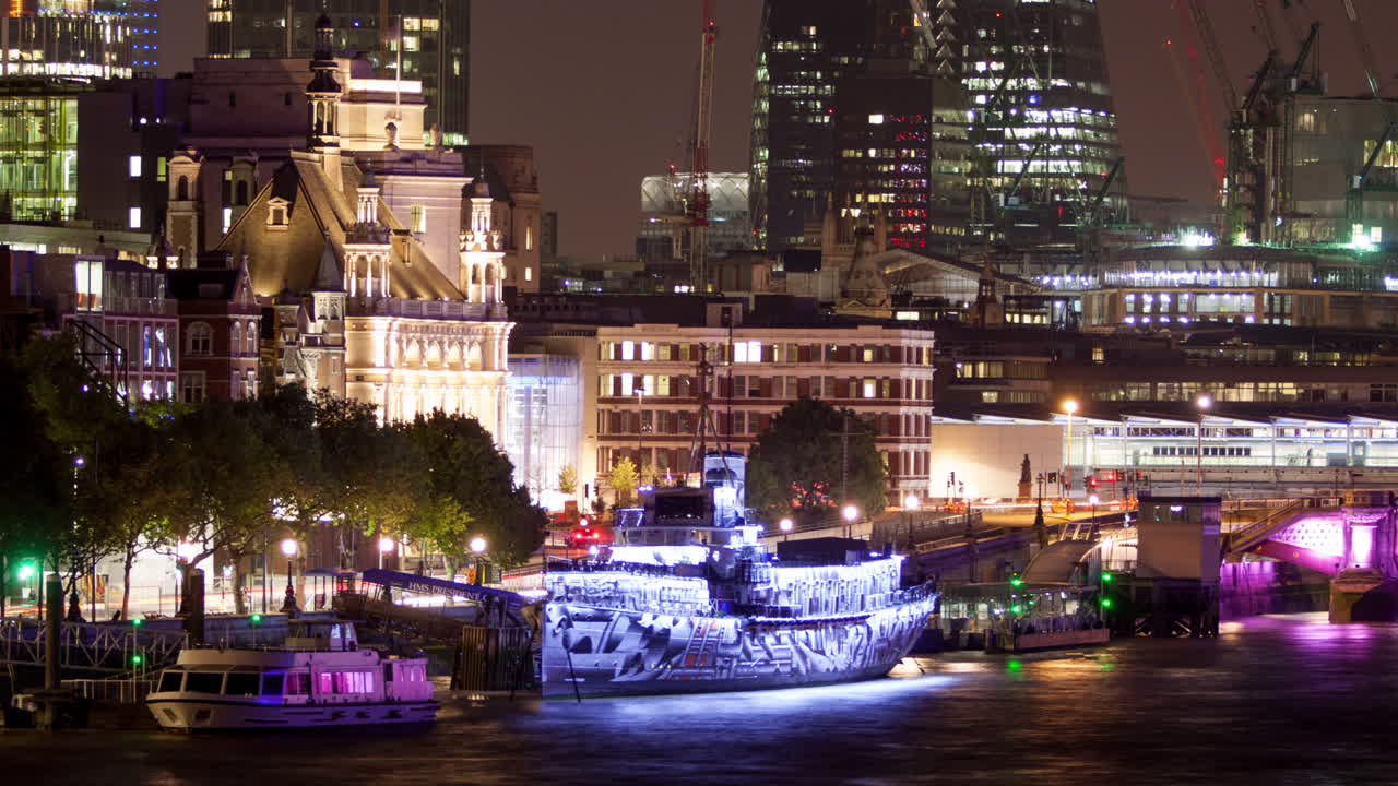 Thames Night 4K 01