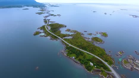 Imágenes-Aéreas-De-La-Carretera-Del-Océano-Atlántico-Noruega